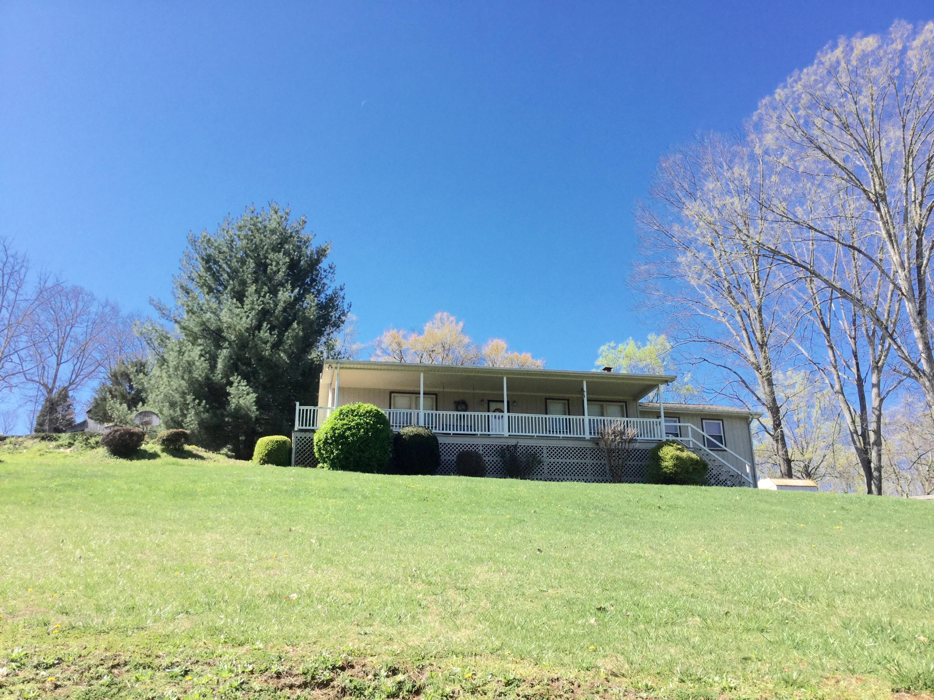 1006 Blue Top Road Tazewell, TN 37879 - Photo 2 of 30 image