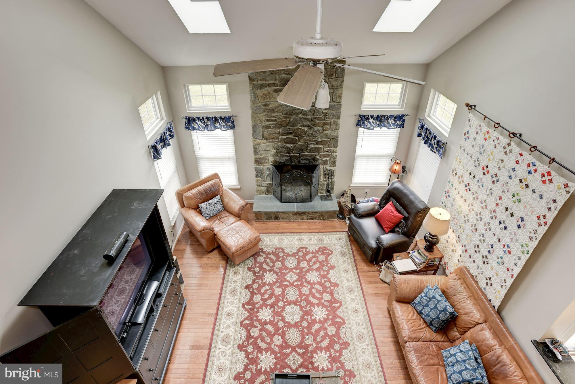 2201 Milburn Lane Reston, VA 20191 - Photo 12 of 30 Family Room