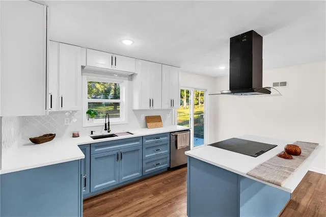 $385,000 | 3716 West 48th Street, Roeland Park, KS 66205