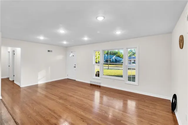 $385,000 | 3716 West 48th Street, Roeland Park, KS 66205