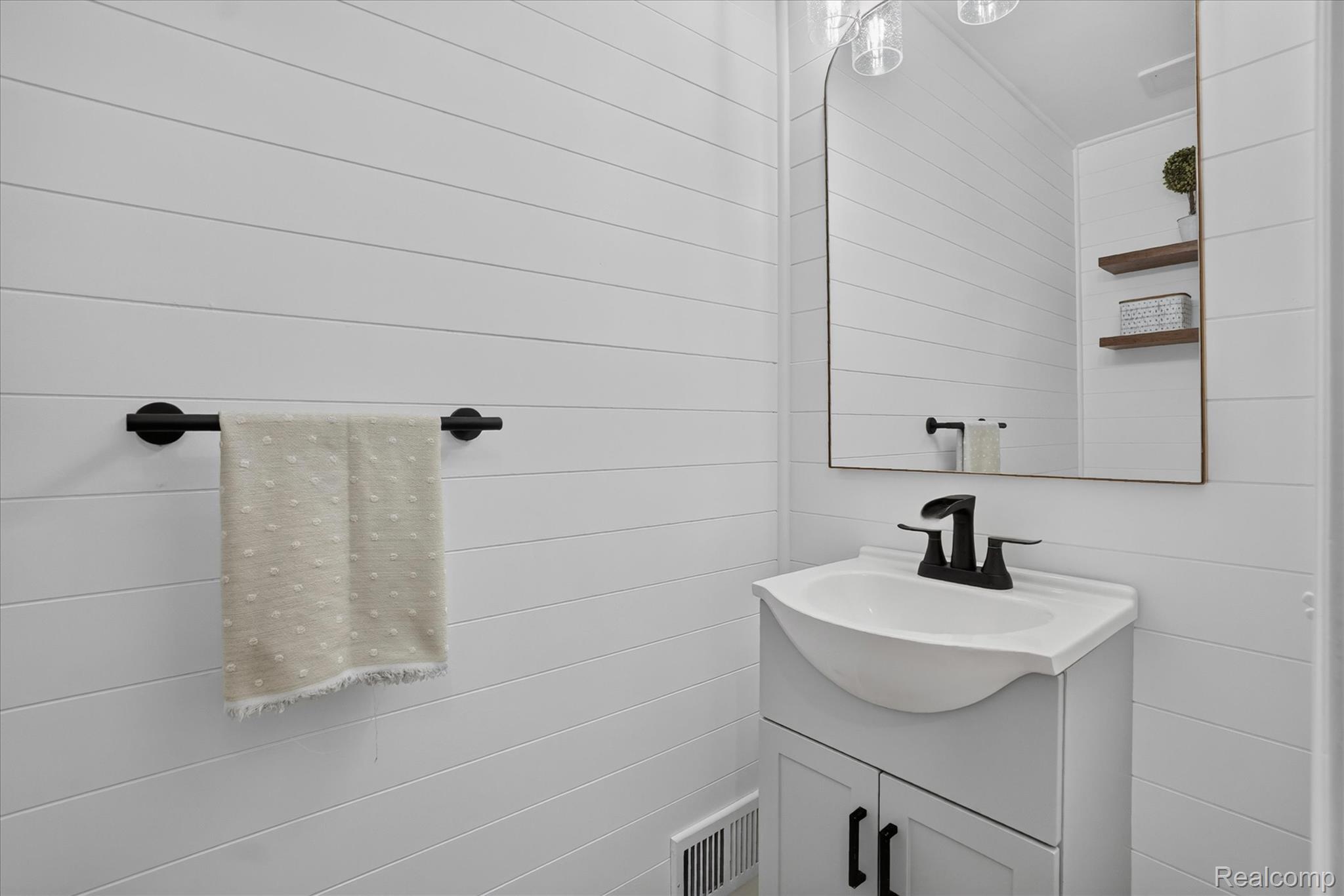 452 Waverly Lane Howell, MI 48843 - Photo 18 of 39 20-452-Waverly-Ln-Howell-WindowStill.jpg