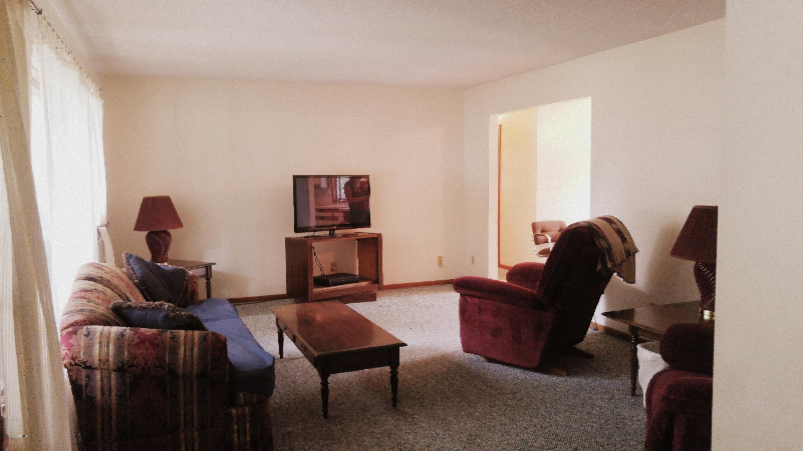 1127 Drent Road Muskegon, MI 49442 - Photo 3 of 16 Drent livingroom