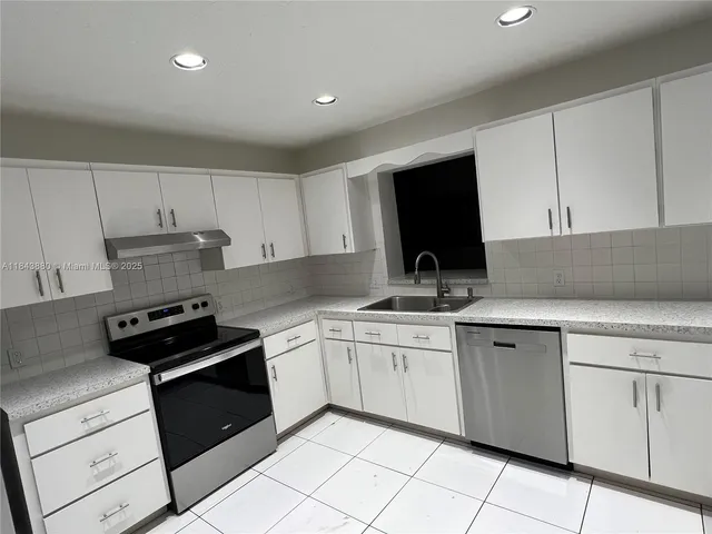 $3,300 | 16910 Southwest 109th Avenue, Miami, FL 33157