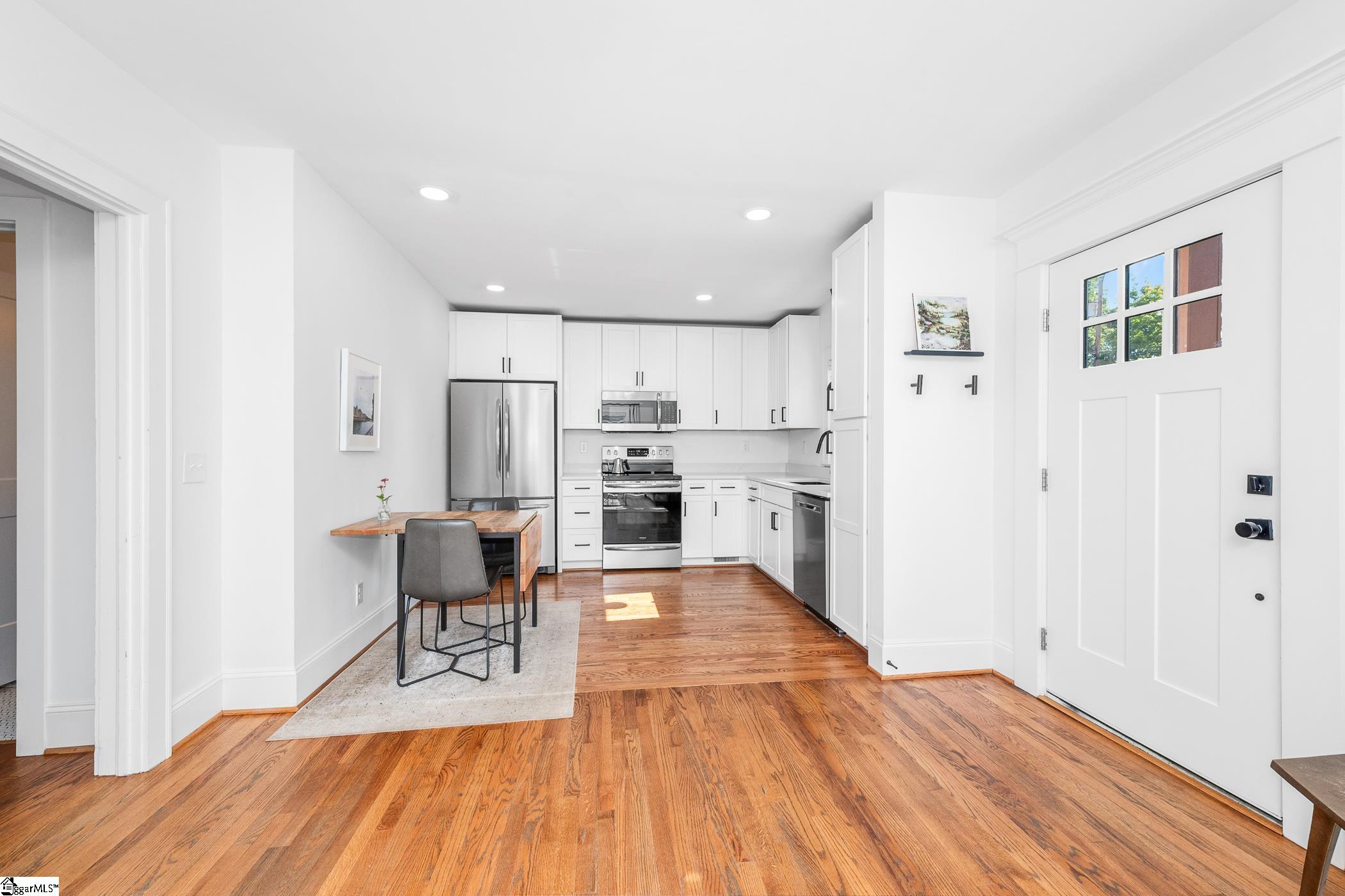 108 Parkins Mill Road Greenville, SC 29607 - Photo 7 of 38