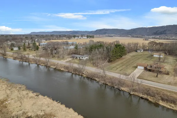 $499,900 | 1149 South River Road, Buffalo City, WI 54622