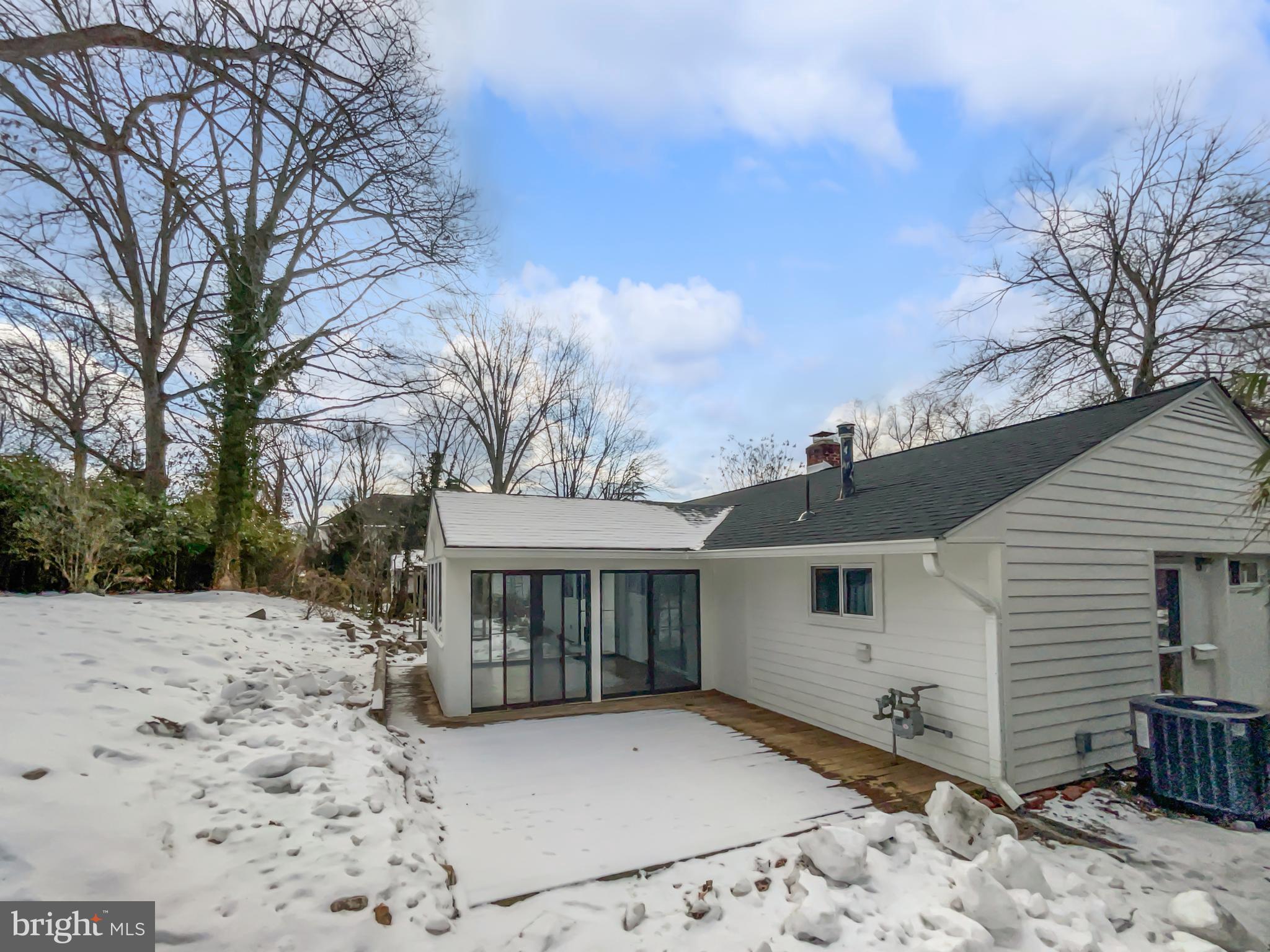 5503 Inverchapel Road Springfield, VA 22151 - Photo 8 of 42