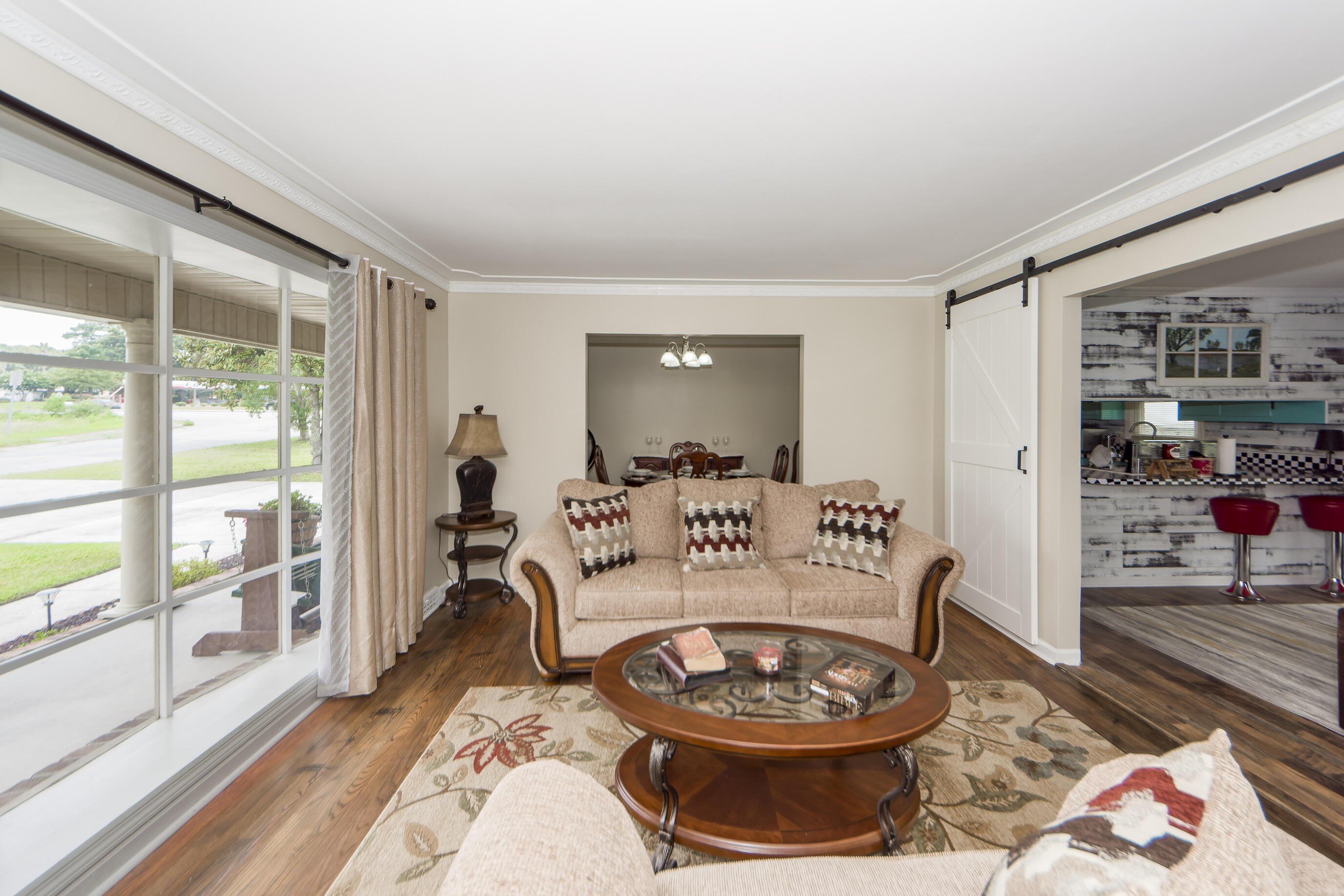 103 Tasker Drive Summerville, SC 29485 - Photo 5 of 42 05