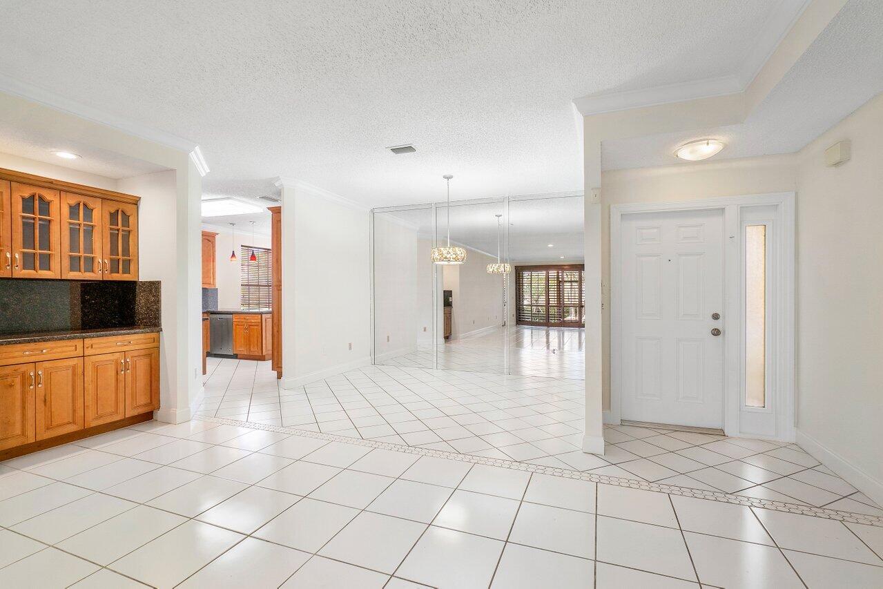 6721 Montego Bay Boulevard, Unit E Boca Raton, FL 33433 - Photo 11 of 37 DINING-LIVING ROOM-1