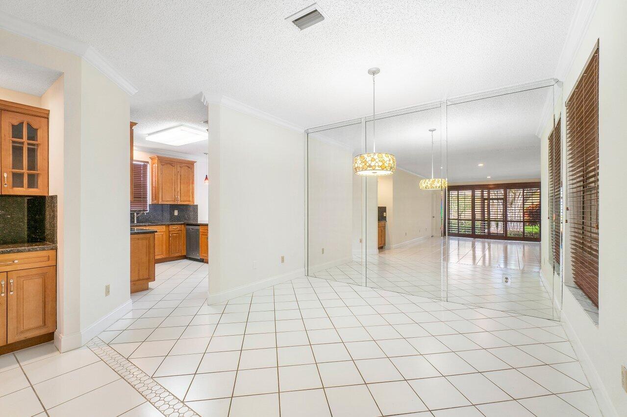 6721 Montego Bay Boulevard, Unit E Boca Raton, FL 33433 - Photo 12 of 37 DINING ROOM ADDITIONAL VIEW