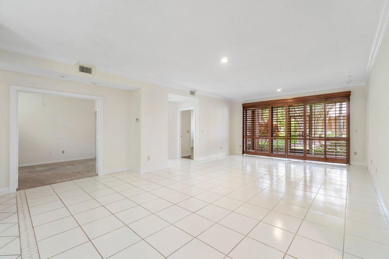 6721 Montego Bay Boulevard, Unit E Boca Raton, FL 33433 - Photo 13 of 37 LIVING ROOM
