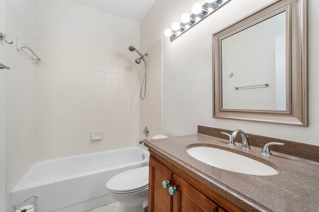 6721 Montego Bay Boulevard, Unit E Boca Raton, FL 33433 - Photo 24 of 37 BATHROOM 2