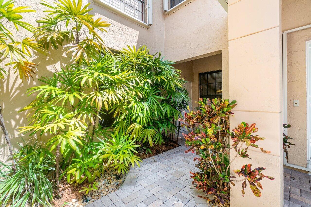 6721 Montego Bay Boulevard, Unit E Boca Raton, FL 33433 - Photo 4 of 37 FRONT -4TH VIEW