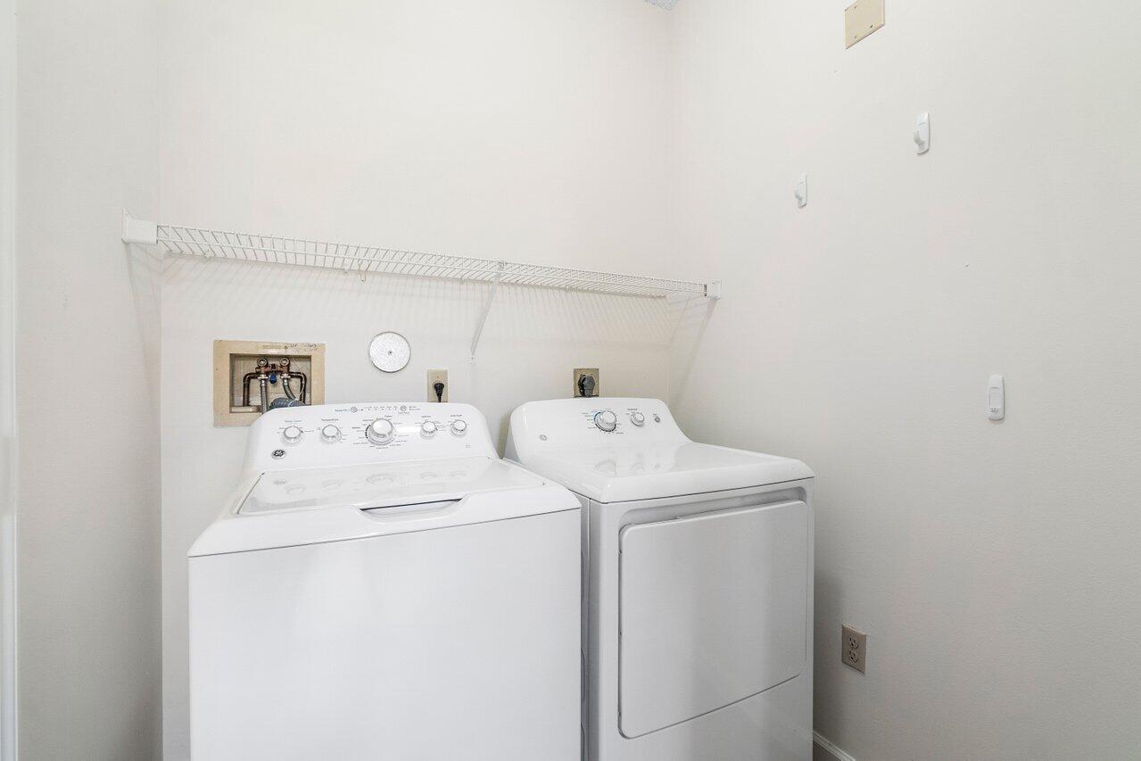 6721 Montego Bay Boulevard, Unit E Boca Raton, FL 33433 - Photo 10 of 37 LAUNDRY ROOM