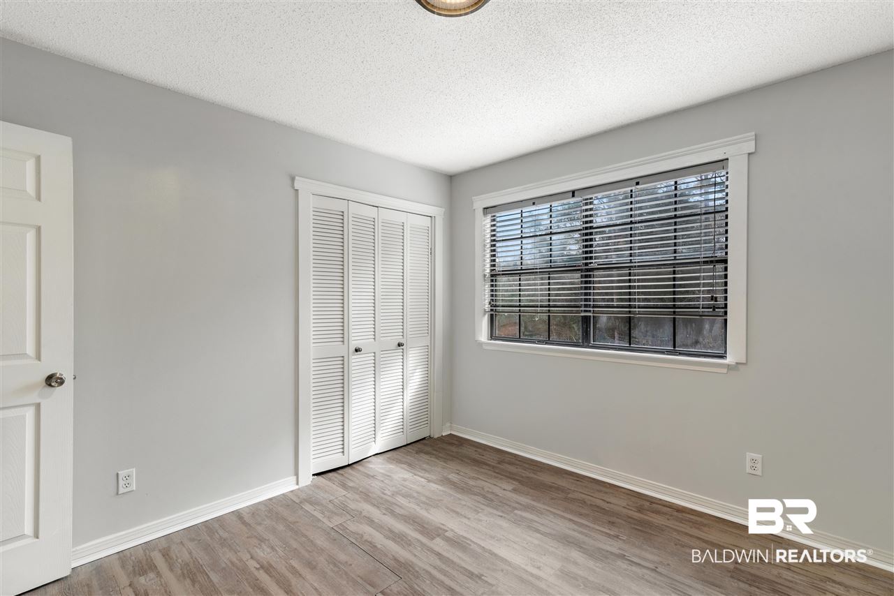 333 Ridgewood Drive Daphne, AL 36526 - Photo 17 of 29