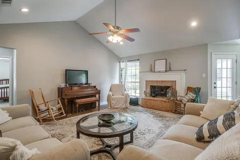 $279,000 | 605 Rhonda Street, Italy, TX 76651