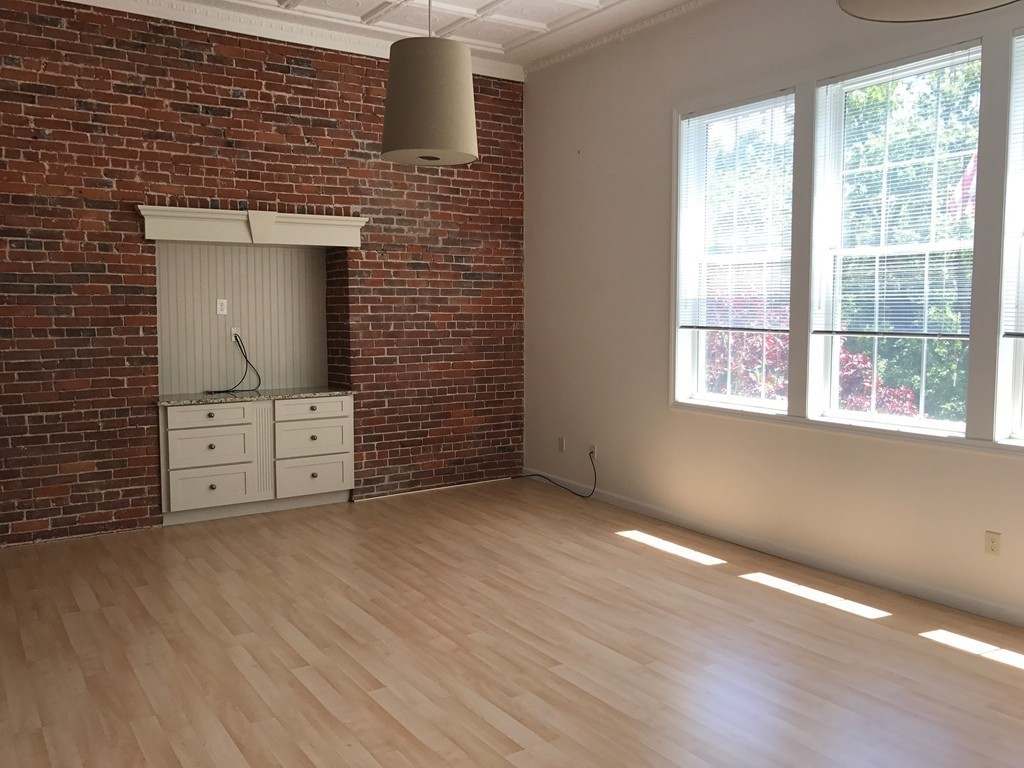 42 Phillips Road, Unit 6 Holden, MA 01520 - Photo 2 of 20 Gallery Image 2