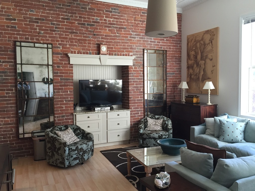 42 Phillips Road, Unit 6 Holden, MA 01520 - Photo 4 of 20 Gallery Image 4