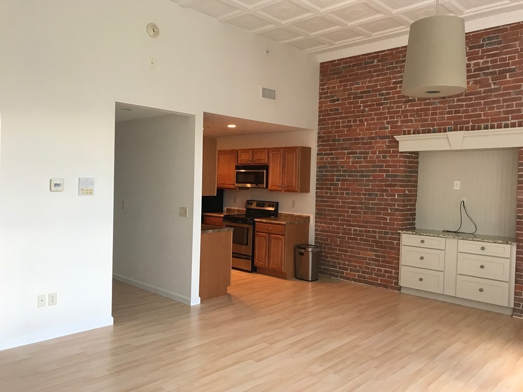 42 Phillips Road, Unit 6 Holden, MA 01520 - Photo 10 of 20 Gallery Image 10