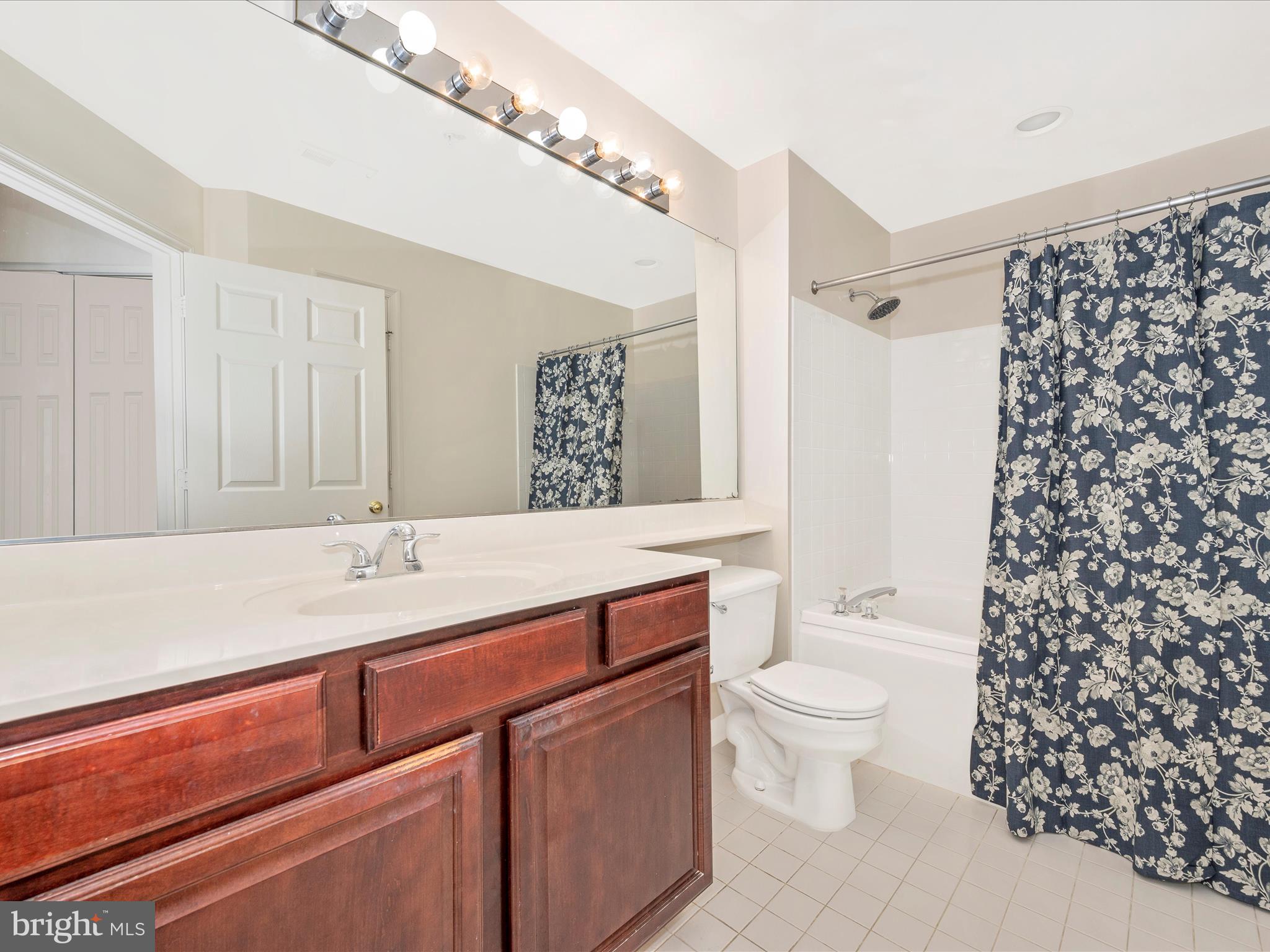 12020 Amber Ridge Circle, Unit B203 Germantown, MD 20876 - Photo 16 of 39 Primary Bathroom