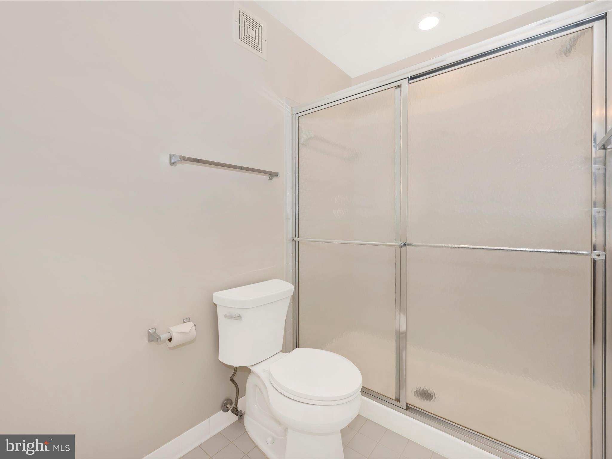 12020 Amber Ridge Circle, Unit B203 Germantown, MD 20876 - Photo 22 of 39 Bathroom