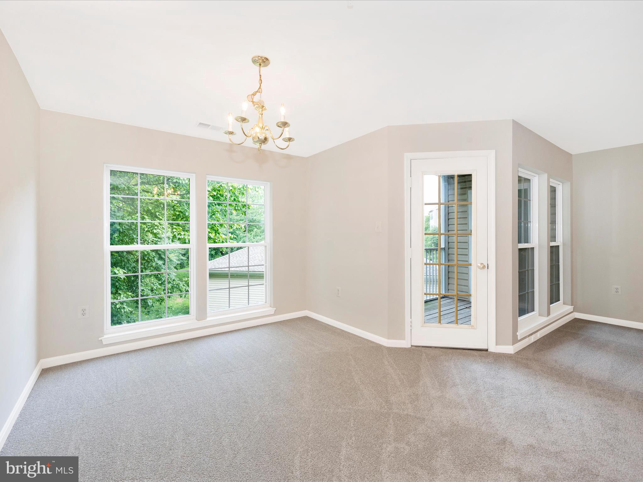 12020 Amber Ridge Circle, Unit B203 Germantown, MD 20876 - Photo 9 of 39 Dining Room