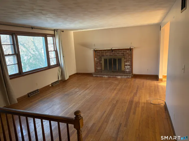 $299,900 | 55 Coles Avenue, Newington, CT 06111