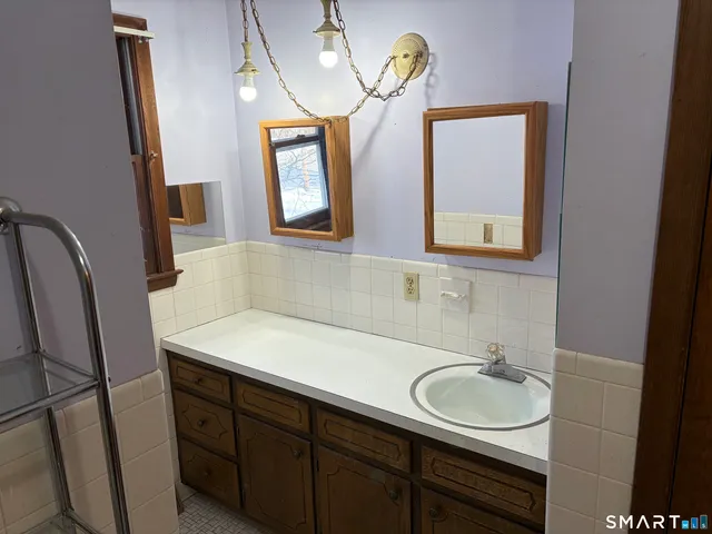 $299,900 | 55 Coles Avenue, Newington, CT 06111