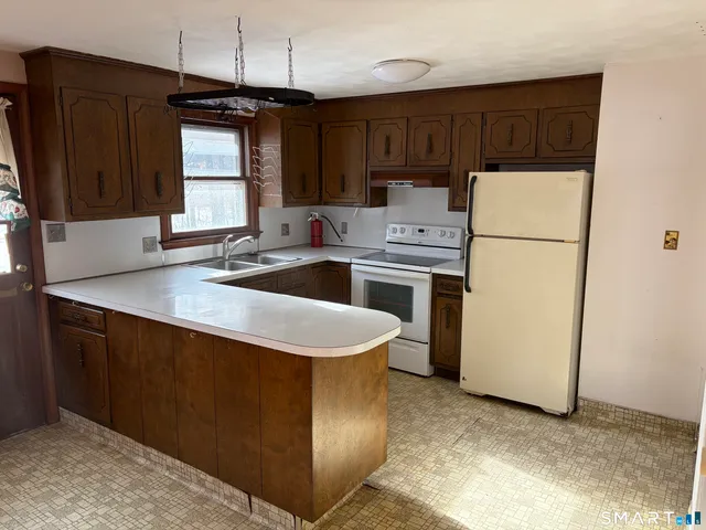 $299,900 | 55 Coles Avenue, Newington, CT 06111