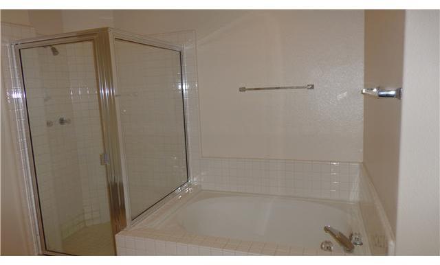 1846 Key Largo Road Vista, CA 92081 - Photo 15 of 22 master bath
