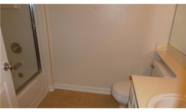 1846 Key Largo Road Vista, CA 92081 - Photo 20 of 22 Upstairs guest bathroom