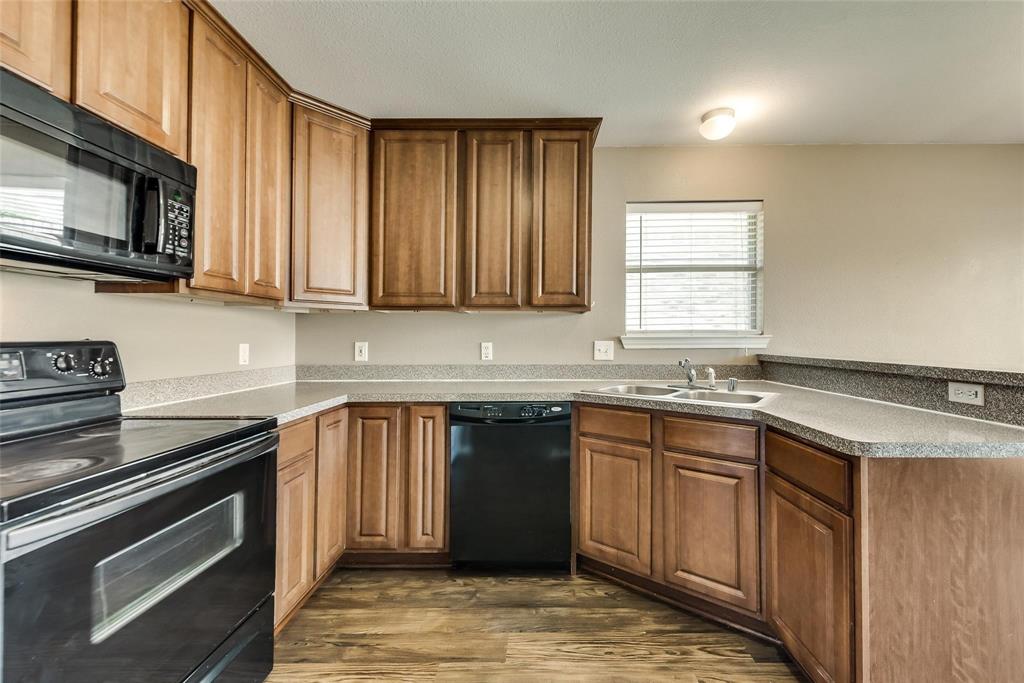 403 Apple Tree Lane Fate, TX 75087 - Photo 3 of 17