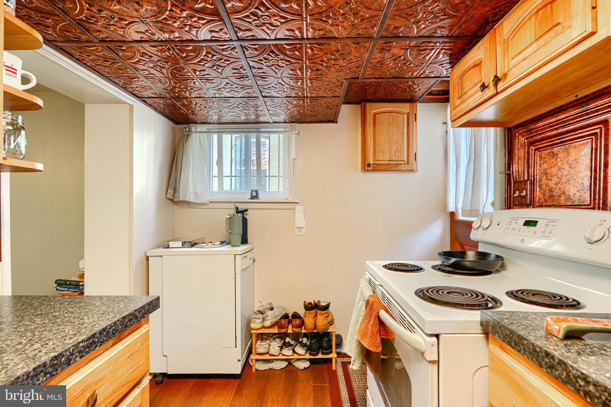 813 South Curley Street Baltimore, MD 21224 - Photo 11 of 24