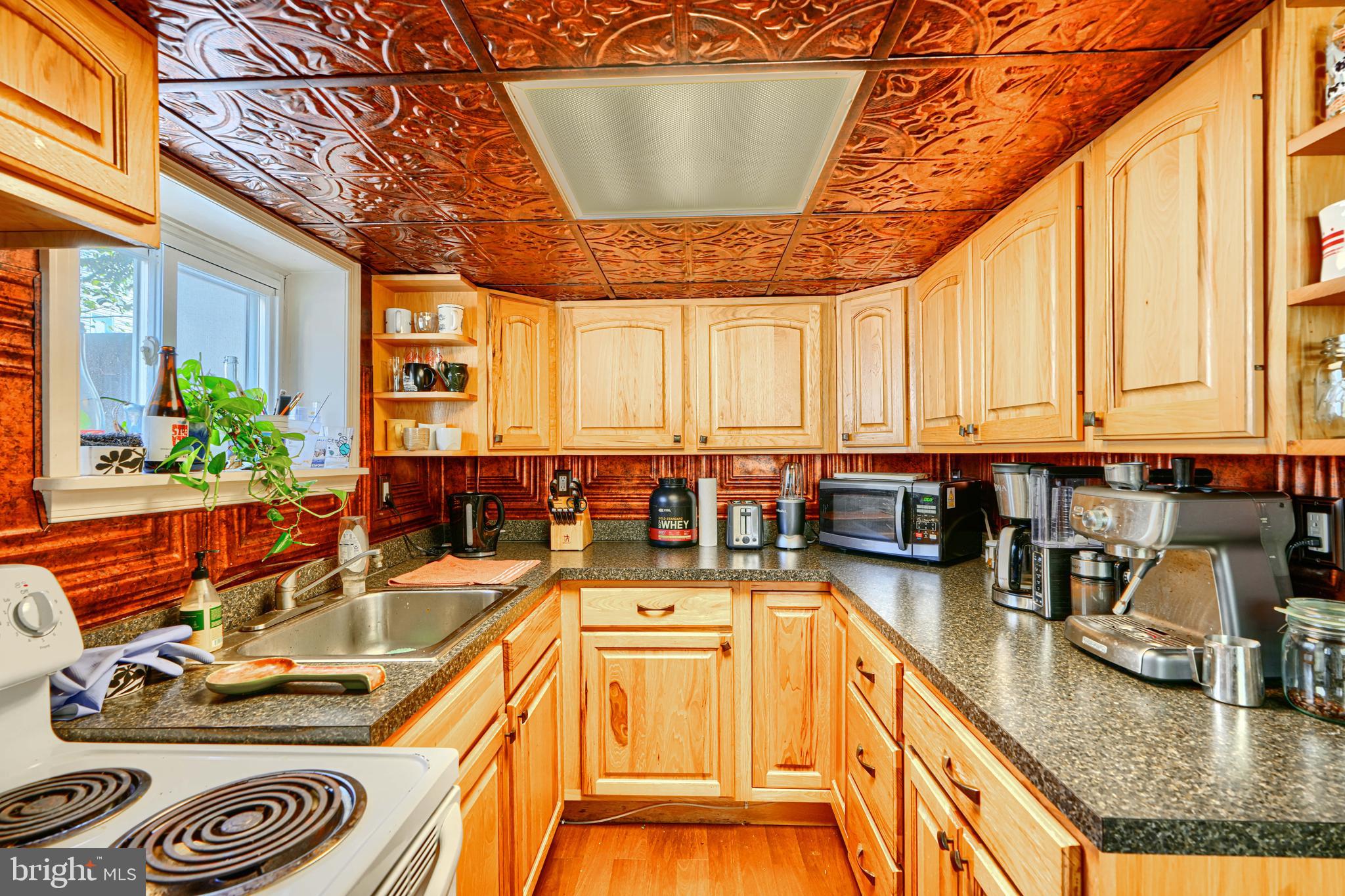 813 South Curley Street Baltimore, MD 21224 - Photo 8 of 24