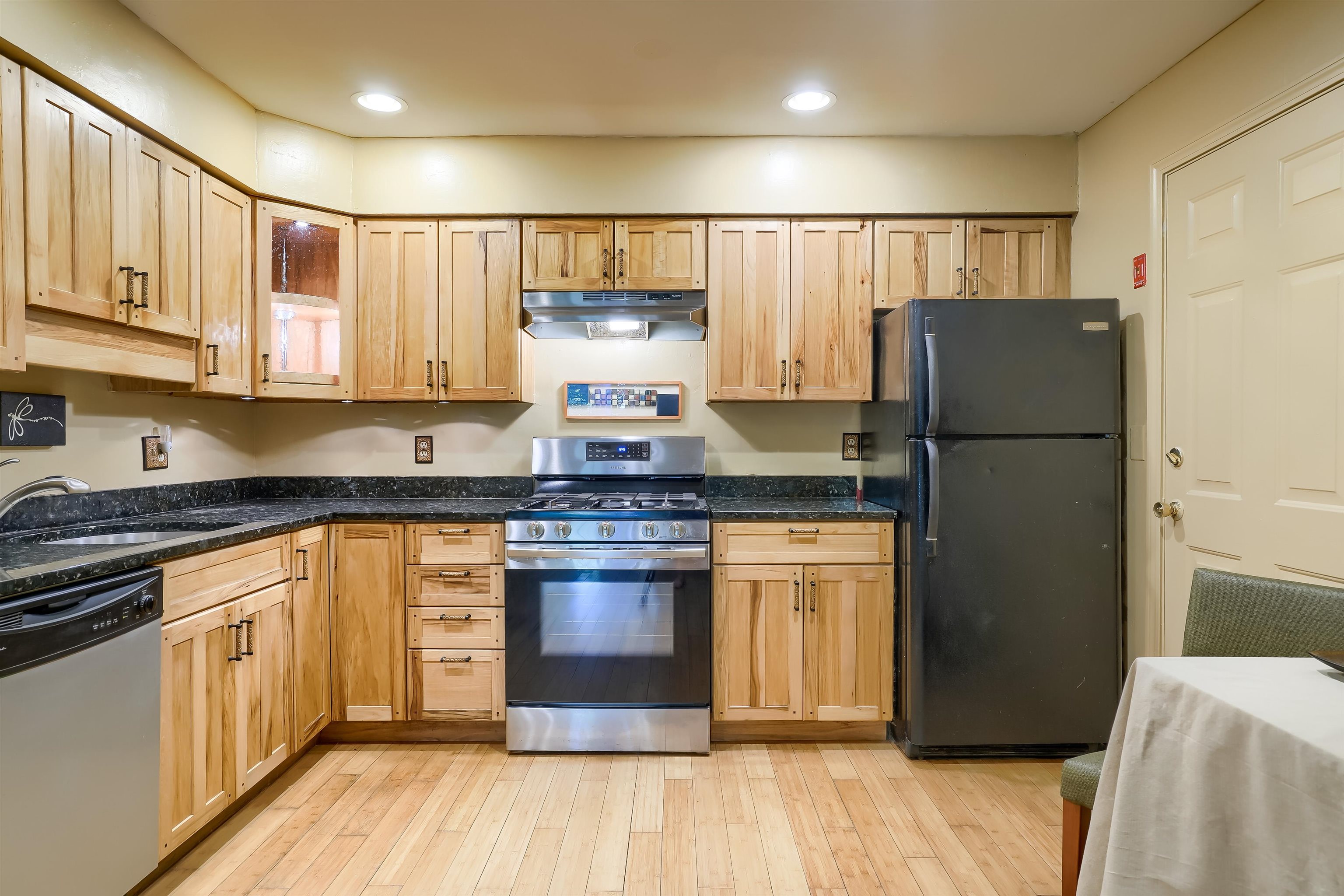 50 Brookside Drive, Unit 3 Exeter, NH 03833 - Photo 14 of 38