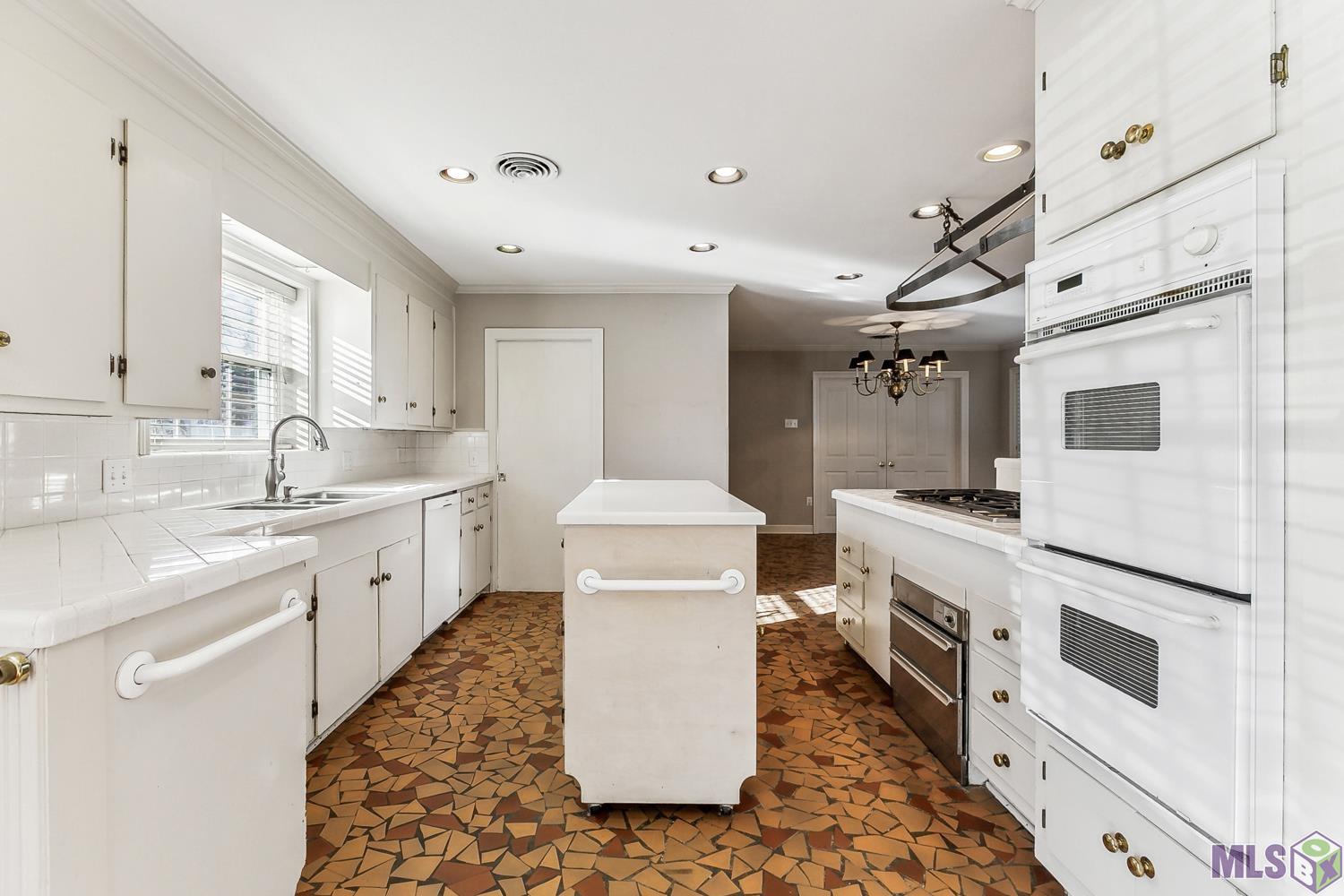 9555 Goodwood Boulevard Baton Rouge, LA 70815 - Photo 11 of 30