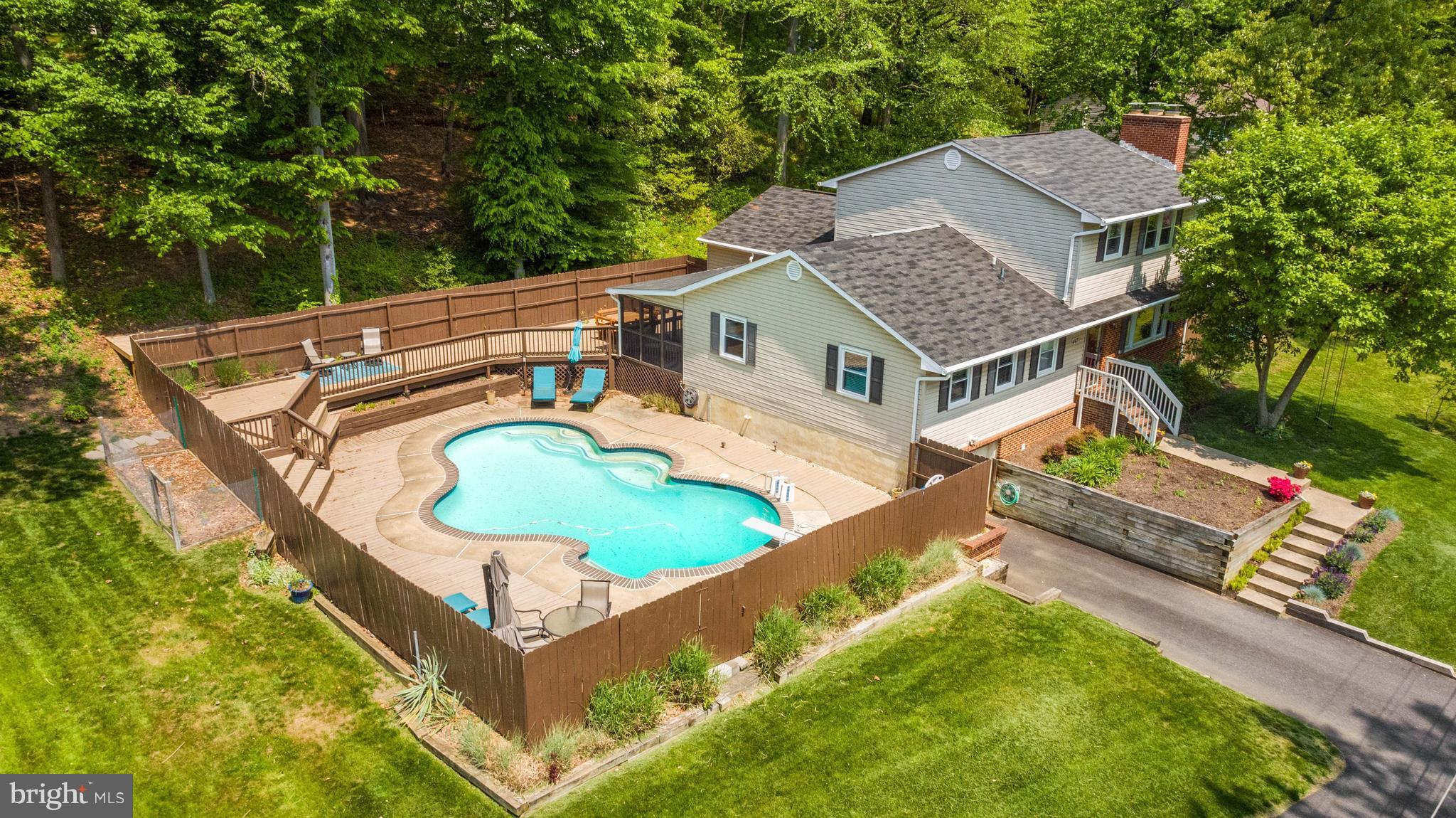 447 Walnut Drive Edgewater, MD 21037 - Photo 2 of 30 Exterior (General)