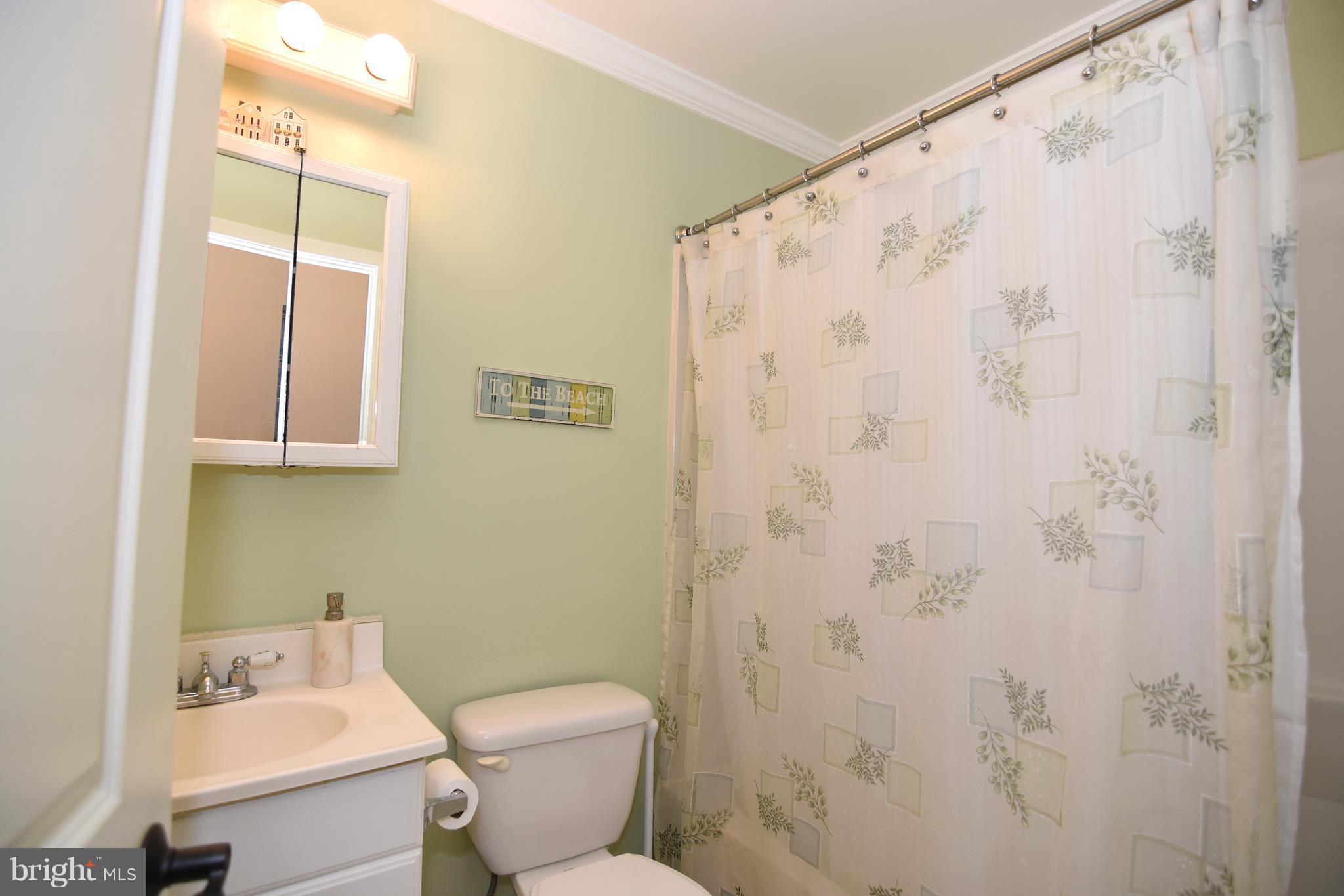 447 Walnut Drive Edgewater, MD 21037 - Photo 23 of 30 Hall Full Bath