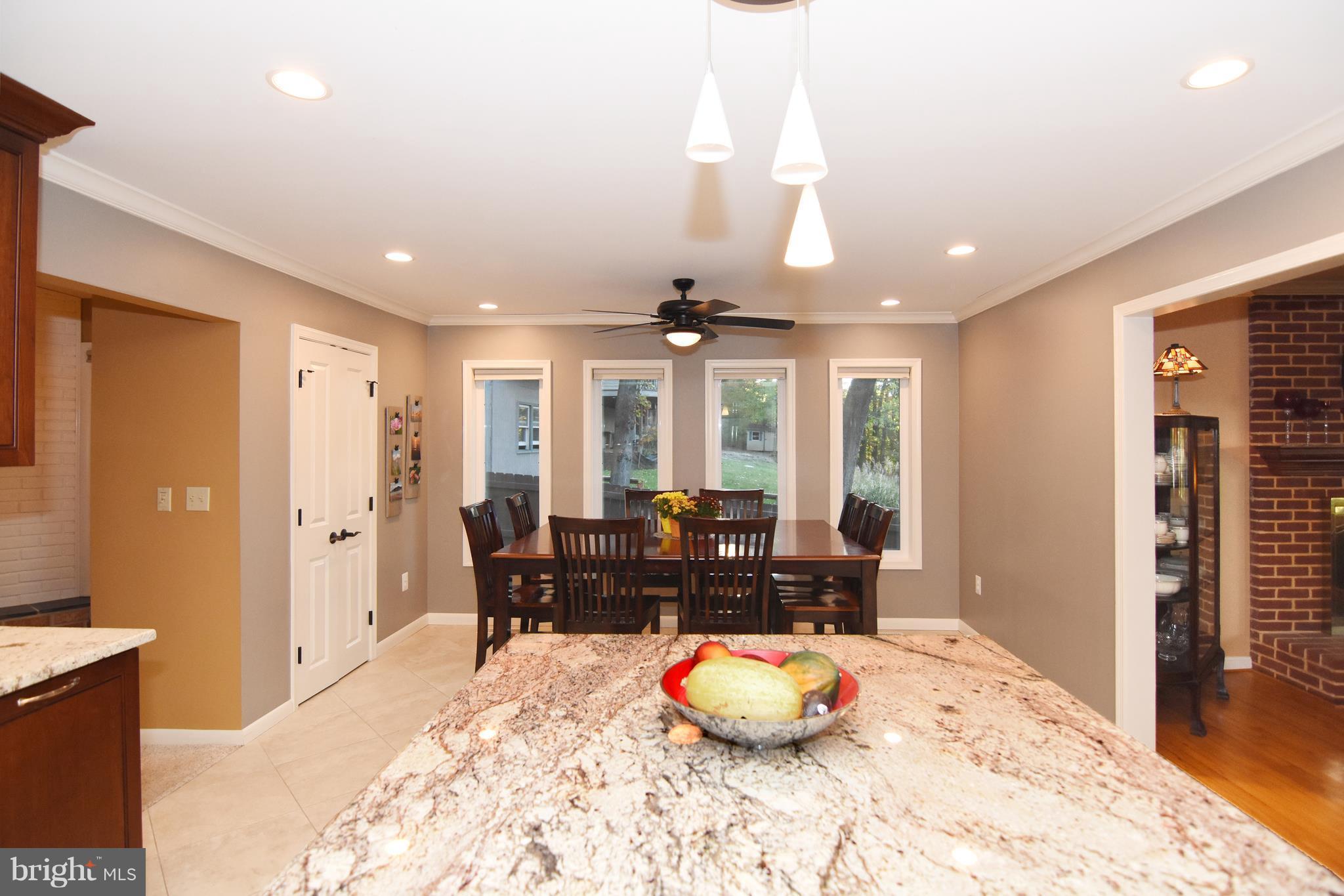 447 Walnut Drive Edgewater, MD 21037 - Photo 8 of 30 Kitchen with eat in area