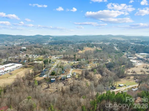 $240,000 | 430 Arlington Circle Northwest, Lenoir, NC 28645