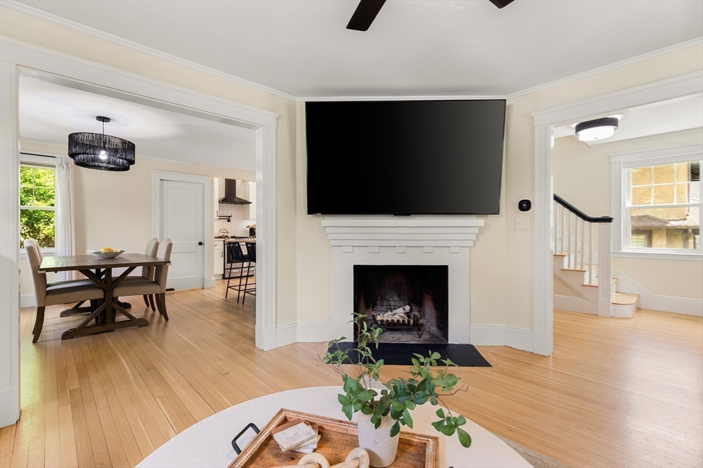 27 Fellsmere Road Malden, MA 02148 - Photo 9 of 39