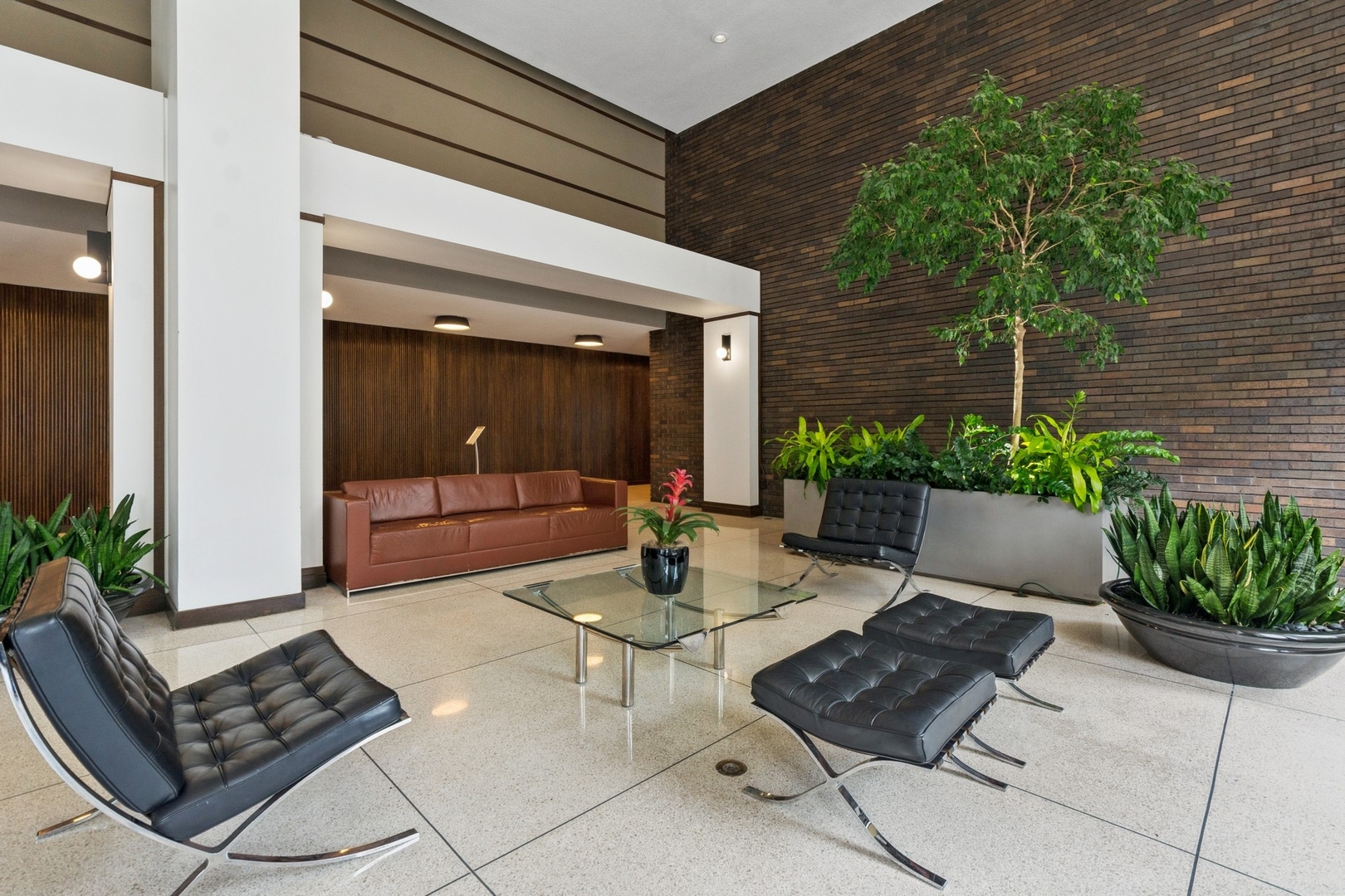 5455 North Sheridan Road, Unit 812 Chicago, IL 60640 - Photo 2 of 20 Gallery Image 2