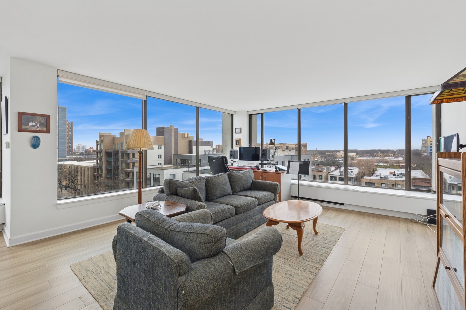 5455 North Sheridan Road, Unit 812 Chicago, IL 60640 - Photo 3 of 20 Gallery Image 3