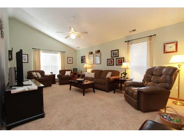 6112 Murphys Pond Road, Unit R Canal Winchester, OH 43110 - Photo 2 of 14