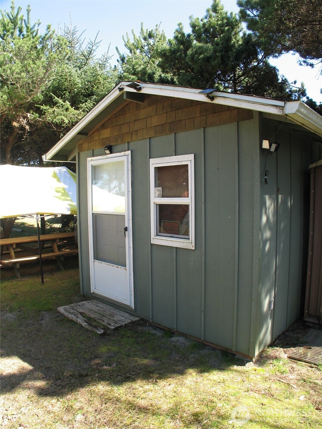 33117 H Place Ocean Park, WA 98640 - Photo 11 of 25 a backyard of a house