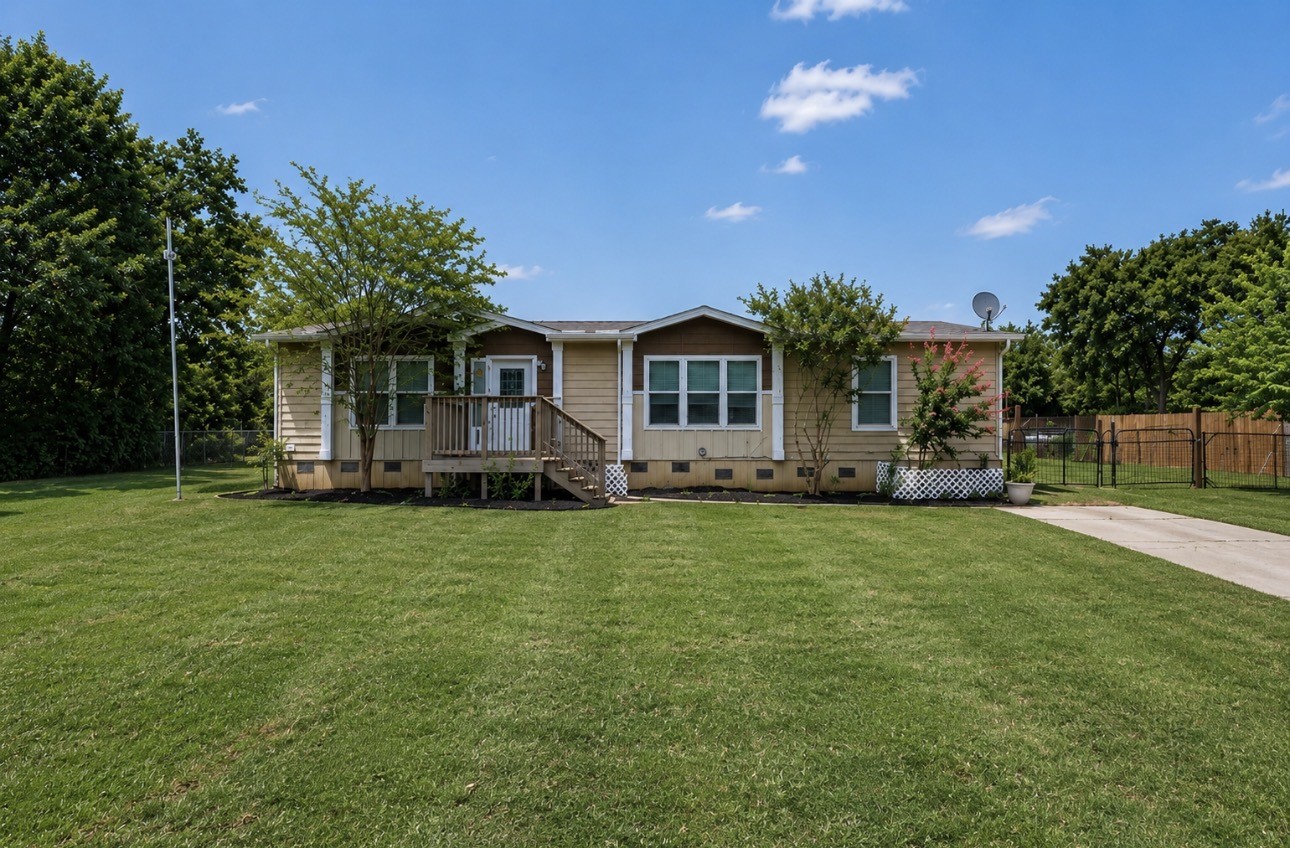 6023 Cheryl Lane Rosharon, TX 77583 - Photo 3 of 31 Virtually Staged