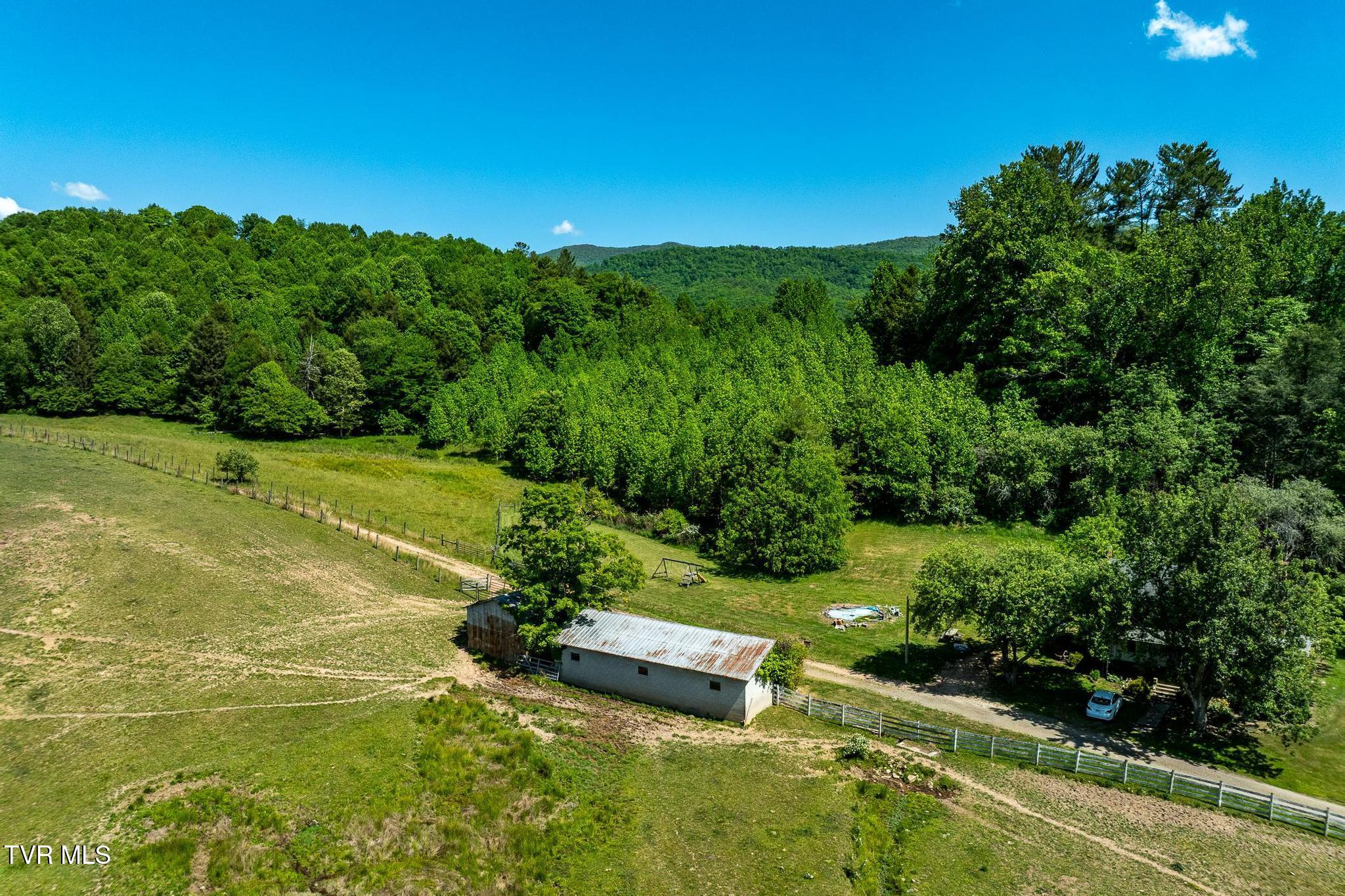 517 Mill Creek Road Mountain City, TN 37683 - Photo 22 of 52 517 Mill Creek Road (25 of 52)