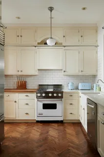 $1,050,000 | 635 West Sheridan Road, Unit 1, Chicago, IL 60613