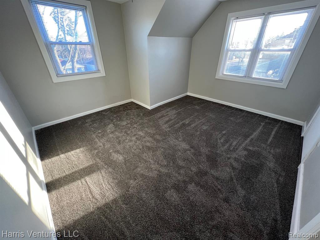 19183 Rolandale Street Grosse Pointe, MI 48236 - Photo 21 of 31