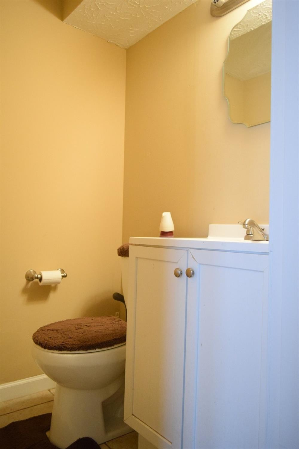 651 Charlbury Road Lexington, KY 40505 - Photo 18 of 25 Basement Half Bath