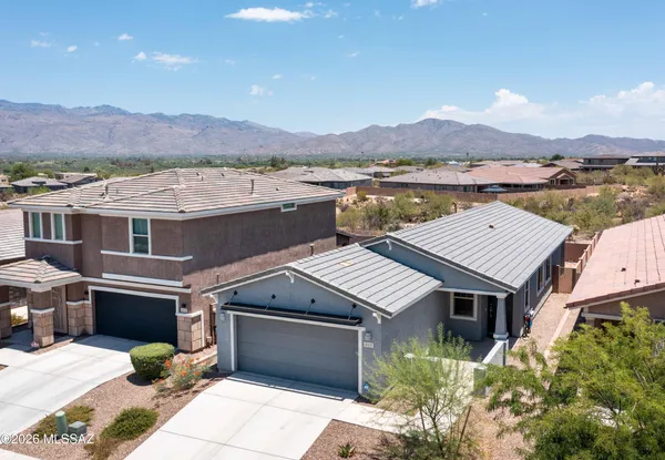 $425,000 | 410 North Spring Flower Drive, Tucson, AZ 85748